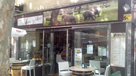 De Jamon y Vinos